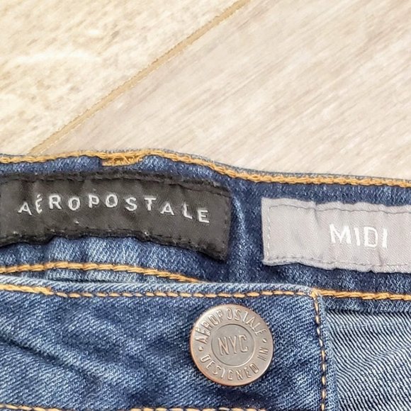 Aeropostale Midi Cuffed and Faded Jean Shorts 0 - Picture 6 of 6